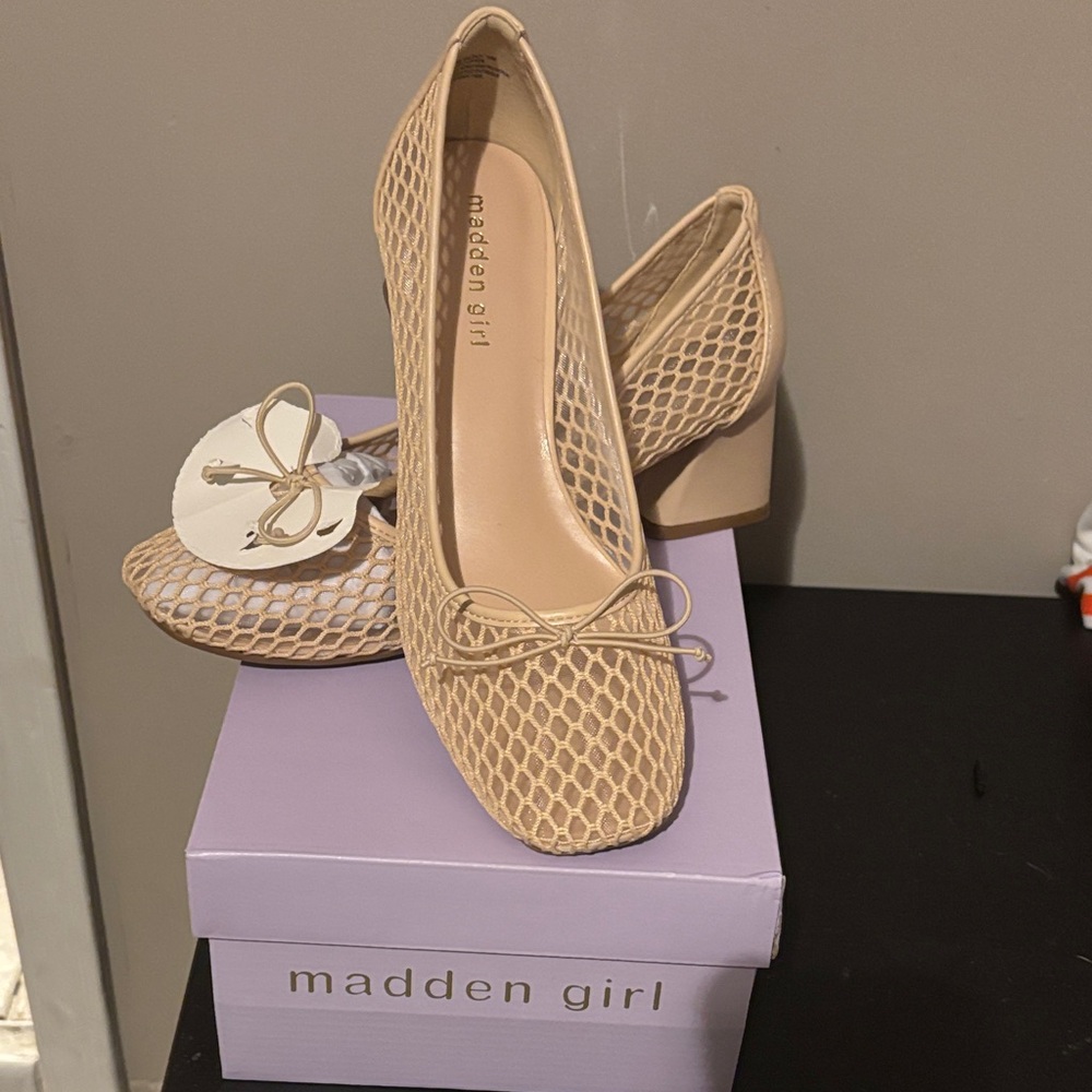 Madden Girl: Beige Mesh Heels with Bow NWT